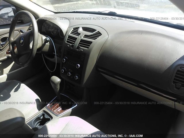 1G1ZS58F48F142750 - 2008 CHEVROLET MALIBU LS 白色 照片 5