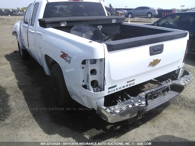 1GCRKSE34BZ372049 - 2011 CHEVROLET SILVERADO K1500 LT WHITE photo 3