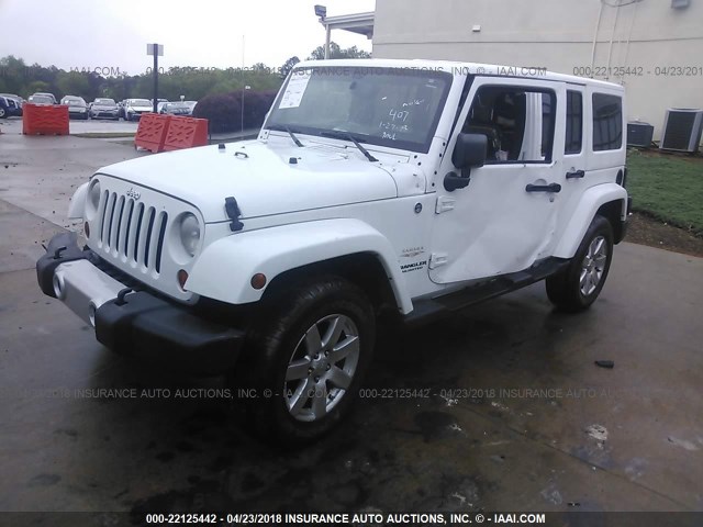 1C4HJWEG0DL669379 - 2013 JEEP WRANGLER UNLIMITE SAHARA WHITE photo 2