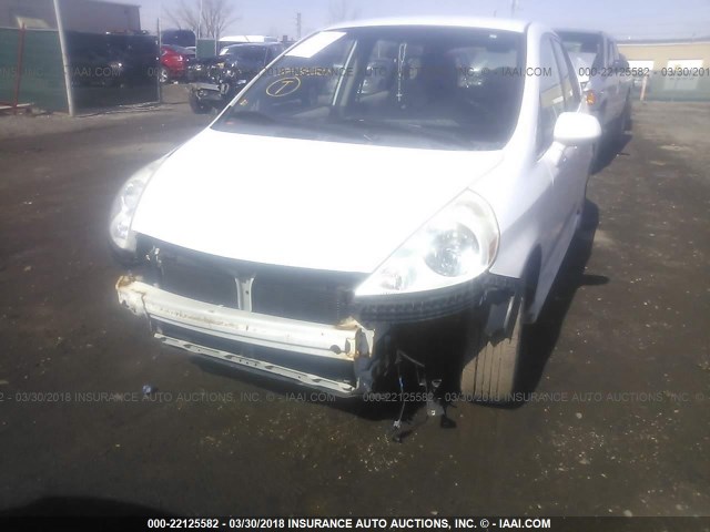 JHMGD38667S021302 - 2007 HONDA FIT S WHITE photo 6