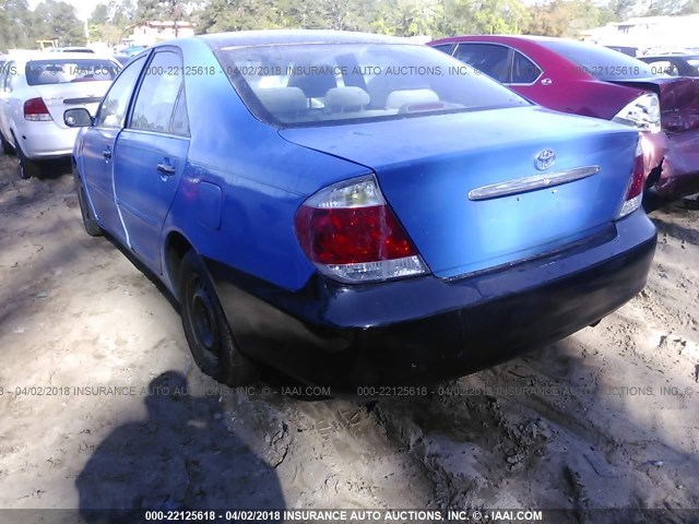 4T1BE32K15U616991 - 2005 TOYOTA CAMRY LE/XLE/SE BLUE photo 3