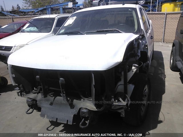 2GCEC29C691124801 - 2009 CHEVROLET SILVERADO C1500 LT WHITE photo 2