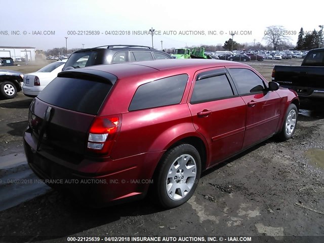 2D4FV48T15H116931 - 2005 DODGE MAGNUM SE RED photo 4