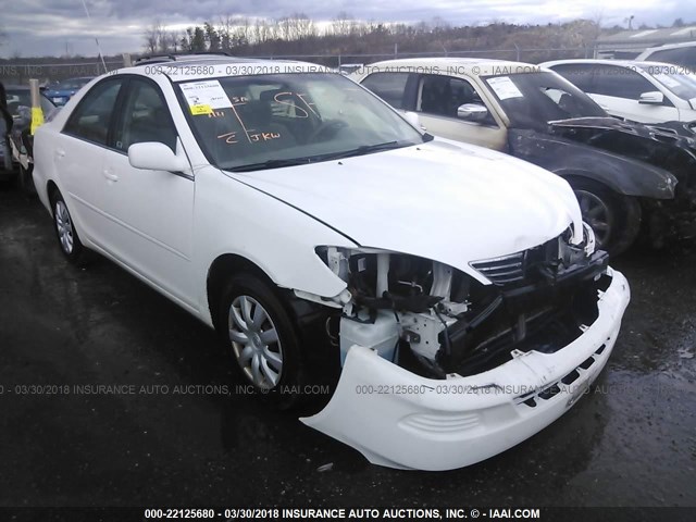 4T1BE30K76U695779 - 2006 TOYOTA CAMRY LE/XLE/SE WHITE photo 1