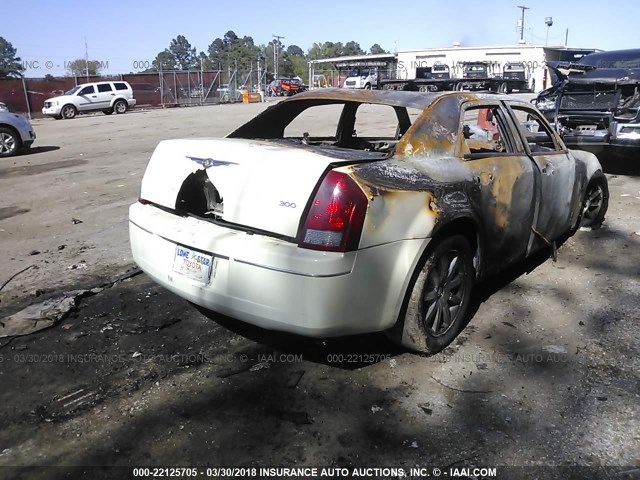 2C3KA43RX7H784642 - 2007 CHRYSLER 300 WHITE photo 4