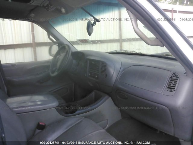 1FMFU16L11LB09391 - 2001 FORD EXPEDITION XLT WHITE photo 5