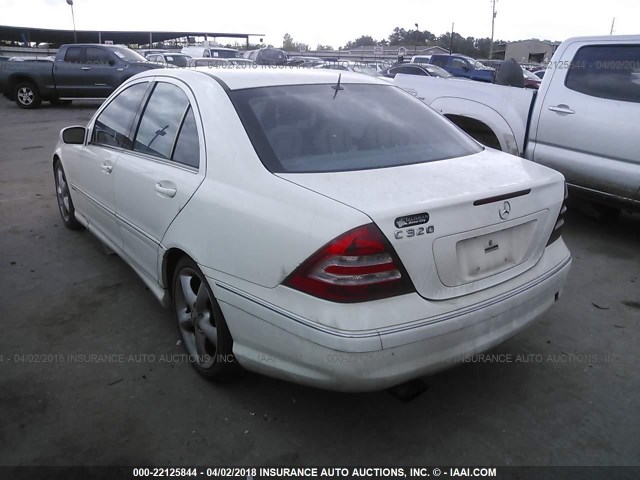 WDBRF64J35F595098 - 2005 MERCEDES-BENZ C 320 WHITE photo 3