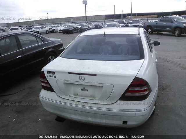 WDBRF64J35F595098 - 2005 MERCEDES-BENZ C 320 WHITE photo 6