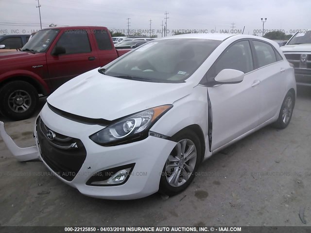 KMHD35LH2FU235777 - 2015 HYUNDAI ELANTRA GT WHITE photo 2