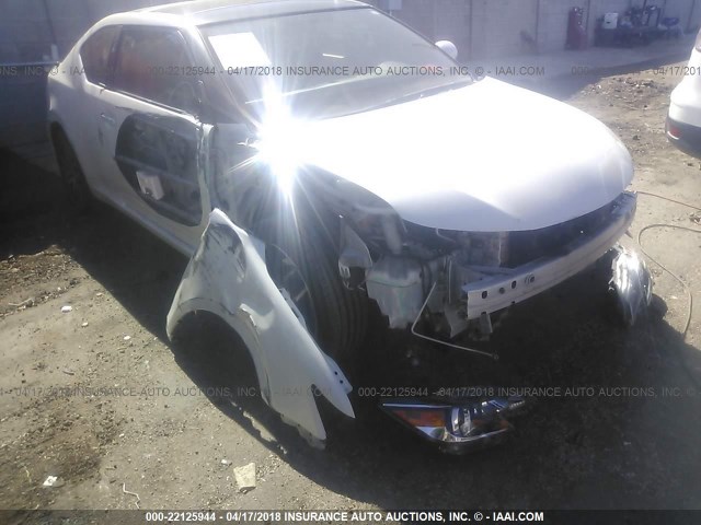 JTKJF5C7XGJ015188 - 2016 TOYOTA SCION TC 白色 照片 6