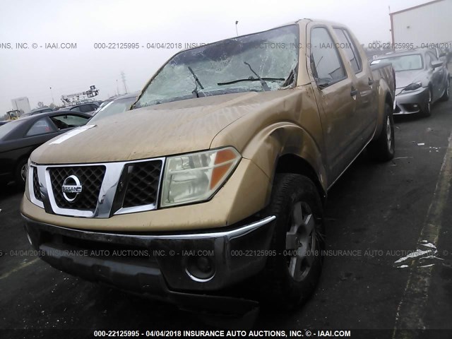 1N6AD07U35C411641 - 2005 NISSAN FRONTIER CREW CAB LE/SE/OFF ROAD GOLD photo 2