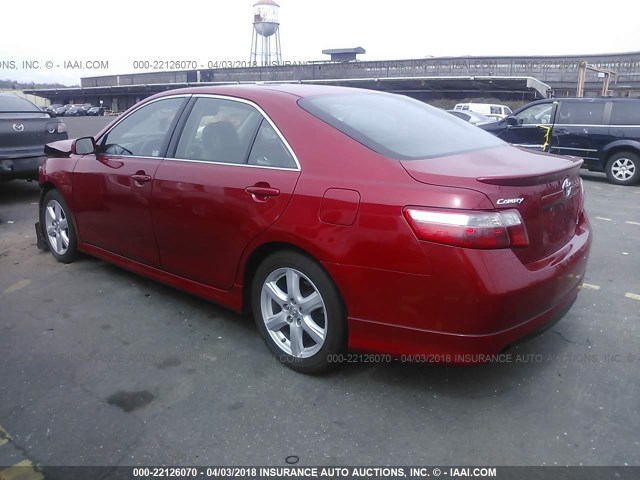 4T1BK46K17U015978 - 2007 TOYOTA CAMRY NEW GENERAT LE/XLE/SE RED photo 3