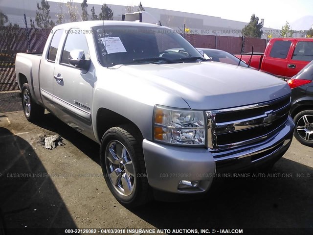 1GCRCSE01BZ104305 - 2011 CHEVROLET SILVERADO C1500 LT SILVER photo 1