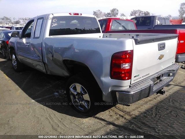 1GCRCSE01BZ104305 - 2011 CHEVROLET SILVERADO C1500 LT SILVER photo 3