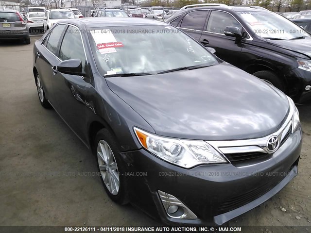 4T1BK1FKXEU026649 - 2014 TOYOTA CAMRY SE/XLE GRAY photo 1