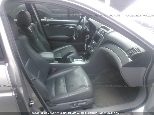 19UUA66276A050327 - 2006 ACURA 3.2TL SILVER photo 5
