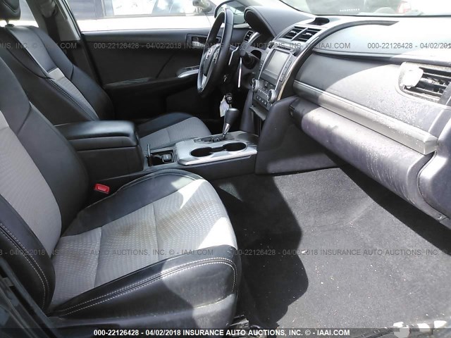 4T1BF1FK6EU338245 - 2014 TOYOTA CAMRY L/SE/LE/XLE Boz foto 5
