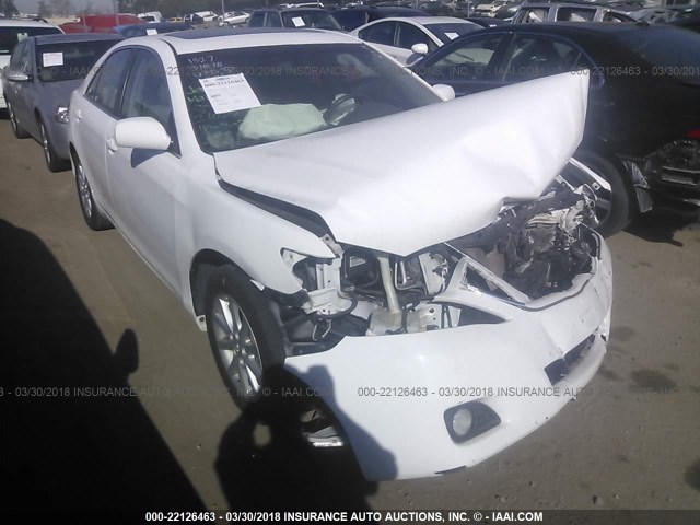 4T1BF3EK9BU633963 - 2011 TOYOTA CAMRY SE/LE/XLE WHITE photo 1