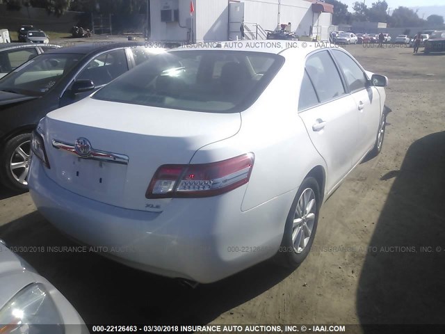 4T1BF3EK9BU633963 - 2011 TOYOTA CAMRY SE/LE/XLE WHITE photo 4