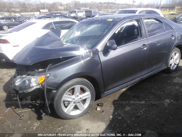 4T1BF1FK8DU283344 - 2013 TOYOTA CAMRY L/SE/LE/XLE GRAY photo 2