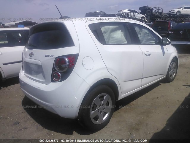 1G1JA6SH2G4108266 - 2016 CHEVROLET SONIC LS თეთრი ფოტო 4