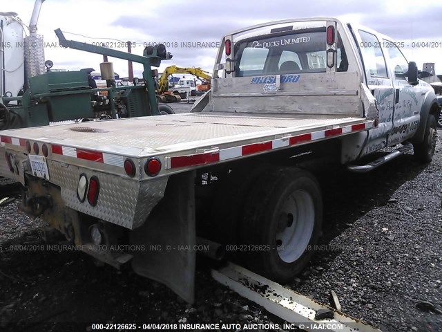 1FDAW57PX5EA79699 - 2005 FORD F550 4X4 CREWCAB SUPER DUTY WHITE photo 4