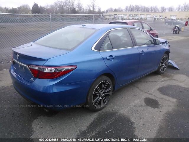 4T1BF1FK4GU512493 - 2016 TOYOTA CAMRY LE/XLE/SE/XSE ლურჯი ფოტო 4