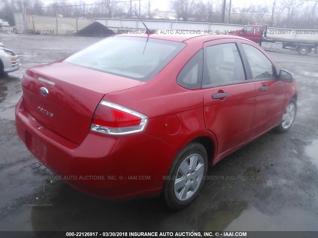 1FAHP34N58W145524 - 2008 FORD FOCUS S/SE RED photo 4