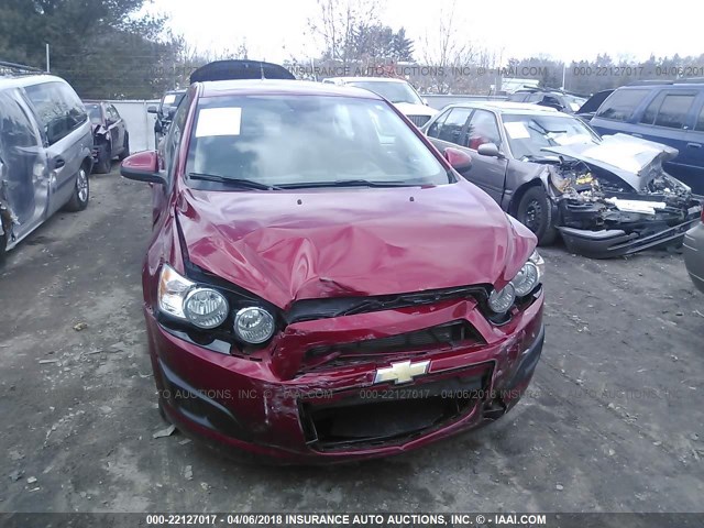 1G1JA5SH1D4247150 - 2013 CHEVROLET SONIC LS 红色 照片 6