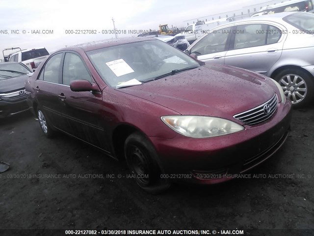 4T1BE32KX5U102752 - 2005 TOYOTA CAMRY LE/XLE/SE RED photo 1
