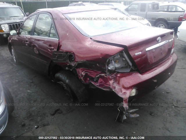 4T1BE32KX5U102752 - 2005 TOYOTA CAMRY LE/XLE/SE RED photo 3