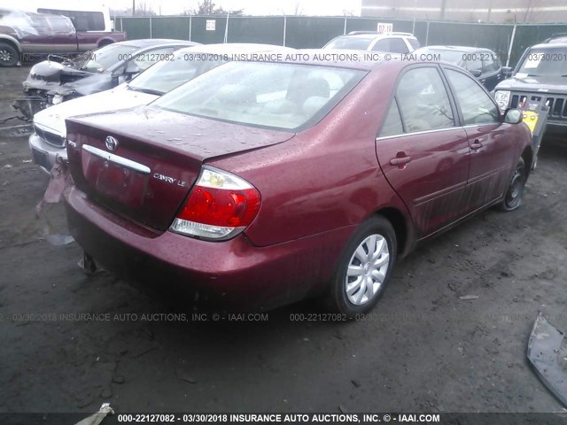 4T1BE32KX5U102752 - 2005 TOYOTA CAMRY LE/XLE/SE RED photo 4