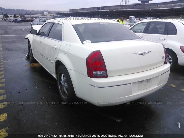 2C3KA53GX7H729905 - 2007 CHRYSLER 300 TOURING WHITE photo 3