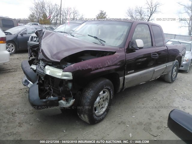 1GCEC19TXYZ181387 - 2000 CHEVROLET SILVERADO C1500 MAROON photo 2