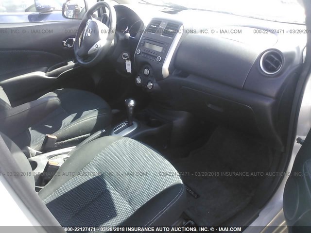 3N1CE2CP0EL416047 - 2014 NISSAN VERSA NOTE S/S PLUS/SV/SL SILVER photo 5