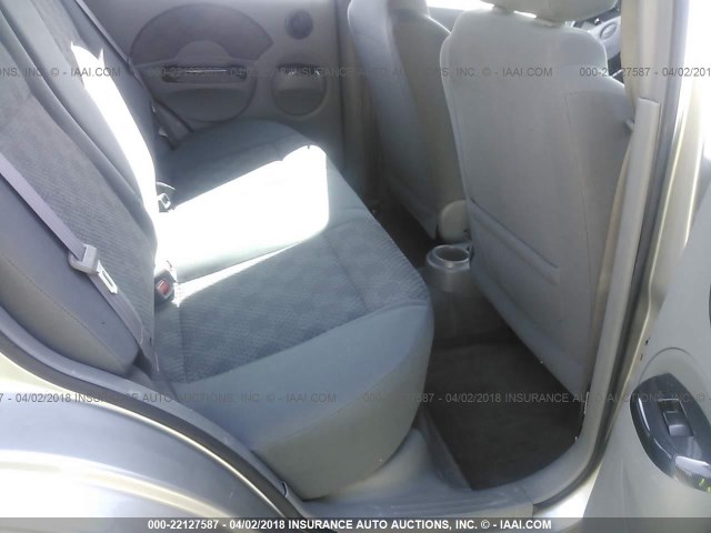 KL1TD52625B377917 - 2005 CHEVROLET AVEO LS SILVER photo 8