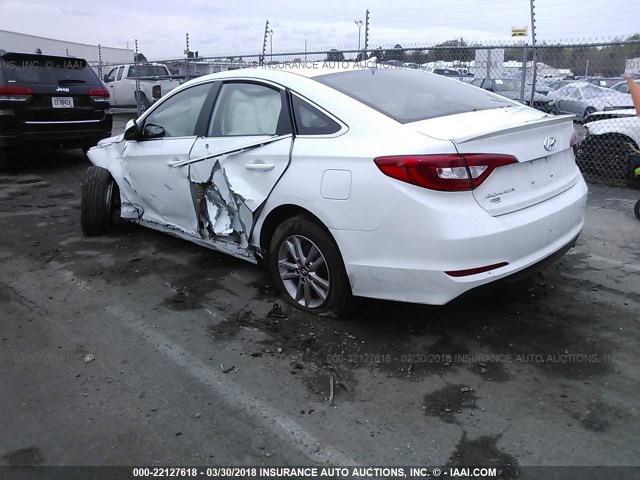 5NPE24AF1GH385785 - 2016 HYUNDAI SONATA SE WHITE photo 3