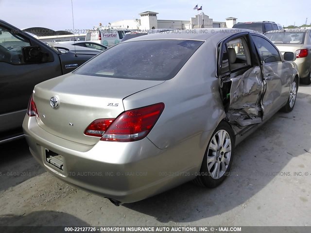 4T1BK36B18U296093 - 2008 TOYOTA AVALON XL/XLS/TOURING/LIMITED GOLD photo 4