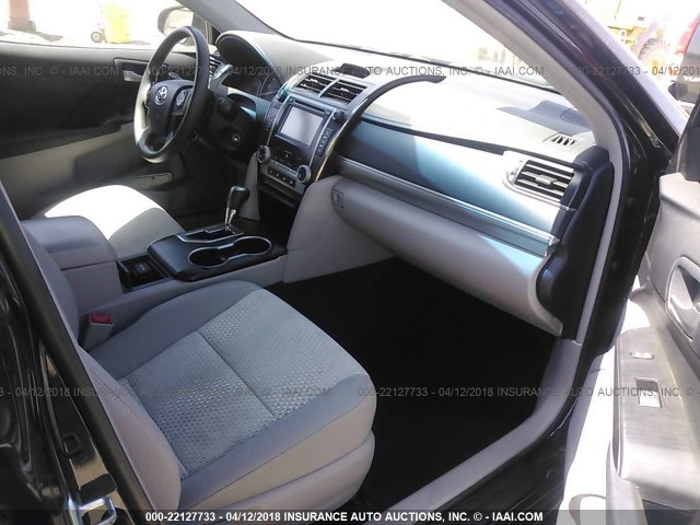 4T1BF1FK6CU030151 - 2012 TOYOTA CAMRY SE/LE/XLE Qara foto 5