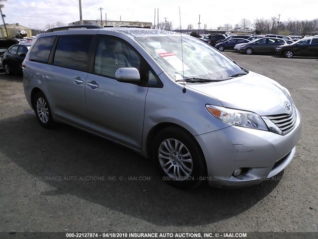 5TDYK3DC0DS321185 - 2013 TOYOTA SIENNA XLE/LIMITED SILVER photo 1