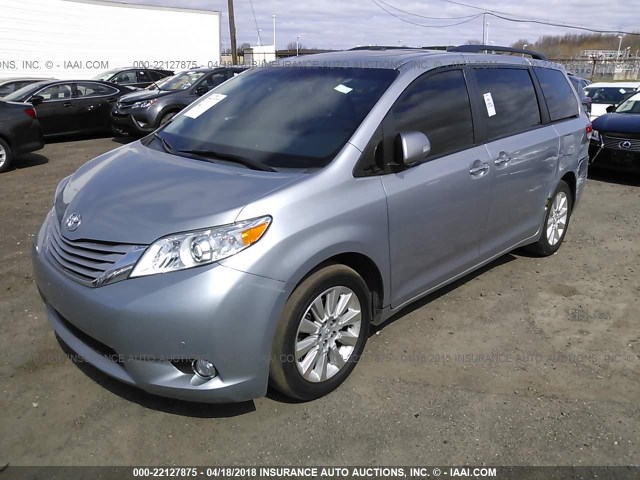 5TDDK3DC2ES084389 - 2014 TOYOTA SIENNA XLE/LIMITED SILVER photo 2