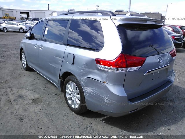 5TDDK3DC2ES084389 - 2014 TOYOTA SIENNA XLE/LIMITED SILVER photo 3