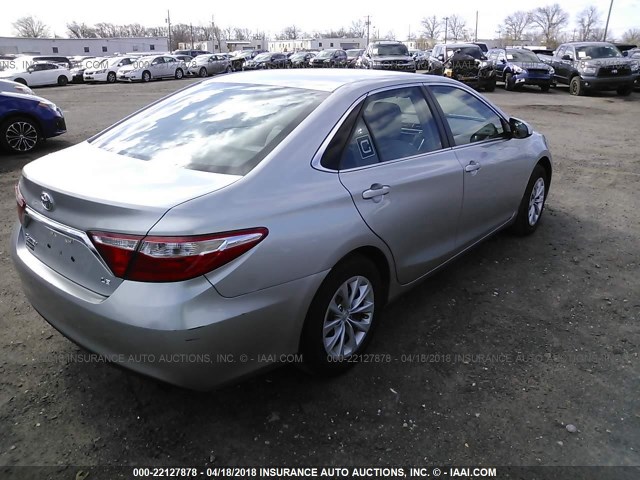 4T4BF1FK0GR575676 - 2016 TOYOTA CAMRY LE/XLE/SE/XSE SILVER photo 4