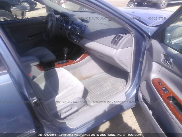 4T1BE32K53U709414 - 2003 TOYOTA CAMRY LE/XLE/SE BLUE photo 5