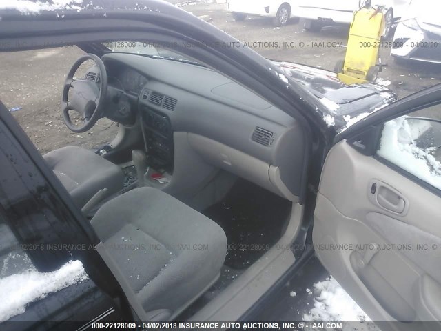 1Y1SK52852Z412010 - 2002 CHEVROLET GEO PRIZM LSI 黑色 照片 5