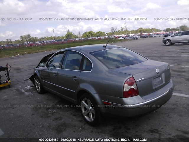 WVWRH63BX4P055410 - 2004 VOLKSWAGEN PASSAT GLX 银色 照片 3