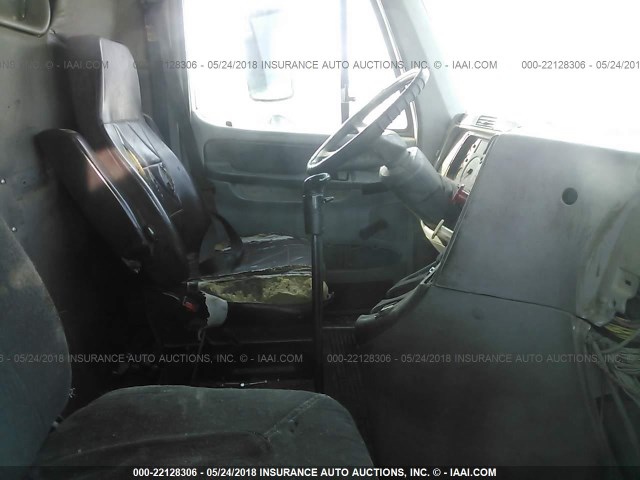 1FUJA6CV95DN99405 - 2005 FREIGHTLINER COLUMBIA COLUMBIA WHITE photo 5