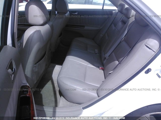 4T1BF30K35U092677 - 2005 TOYOTA CAMRY LE/XLE/SE WHITE photo 8