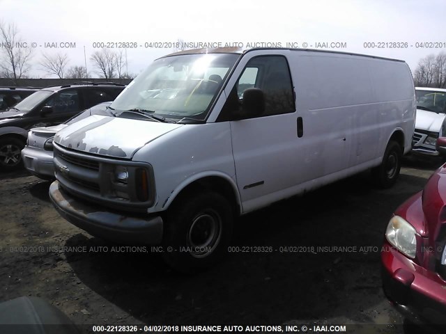 1GCHG39R2W1076873 - 1998 CHEVROLET EXPRESS G3500  WHITE photo 2