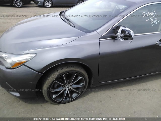 4T1BF1FKXFU898545 - 2015 TOYOTA CAMRY LE/XLE/SE/XSE ნაცრისფერი ფოტო 6